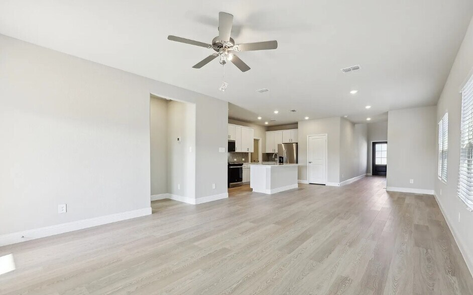 Building Photo - 510 Blanton St