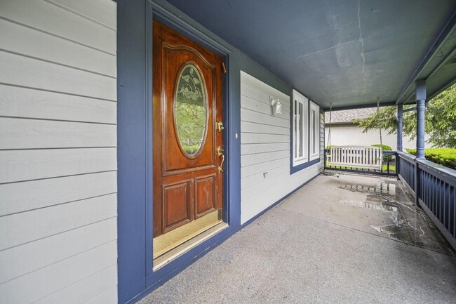 Building Photo - 1094 Farrington Dr