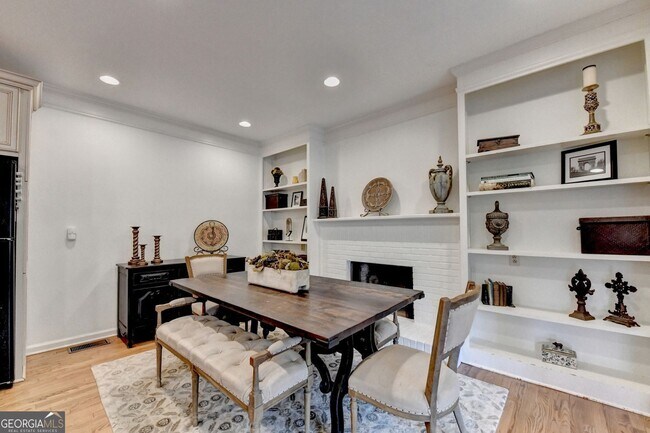 Building Photo - 2611 Briers N Dr