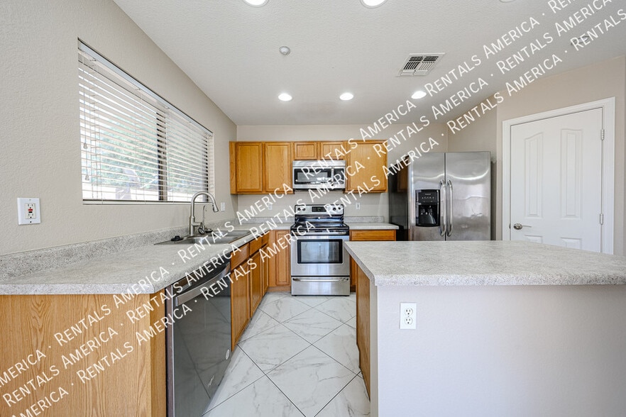 Building Photo - 1404 S Crossbow Ct