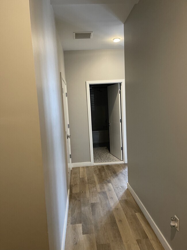 Building Photo - 99 W Main St