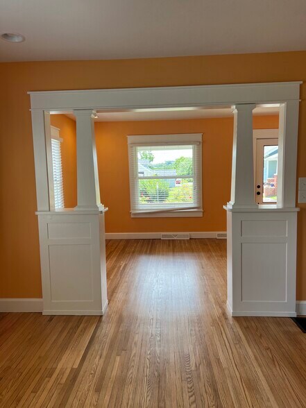 Building Photo - 549 S Lincoln St