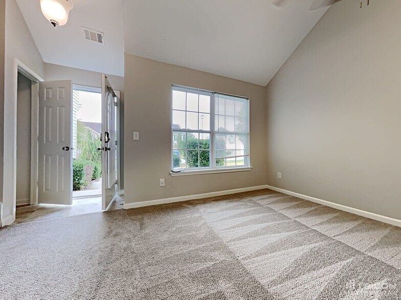 Building Photo - 5195 Bridle Point Pkwy