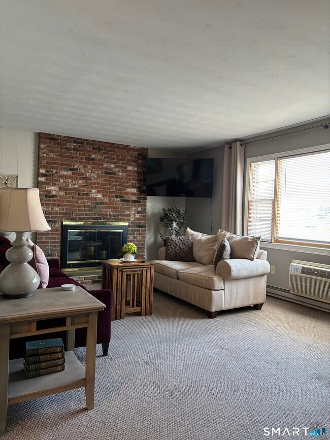 Building Photo - 38 Timber Ln