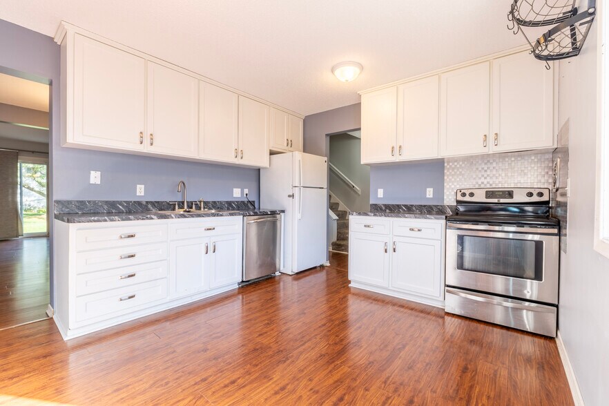 Building Photo - 2363 Dorland Ln E