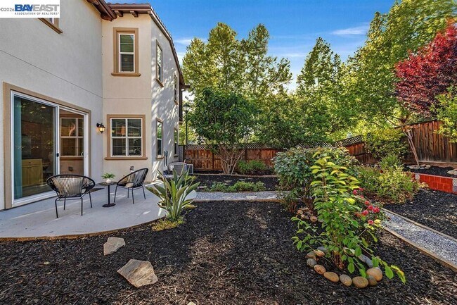 Building Photo - 6180 Alpine Blue Dr