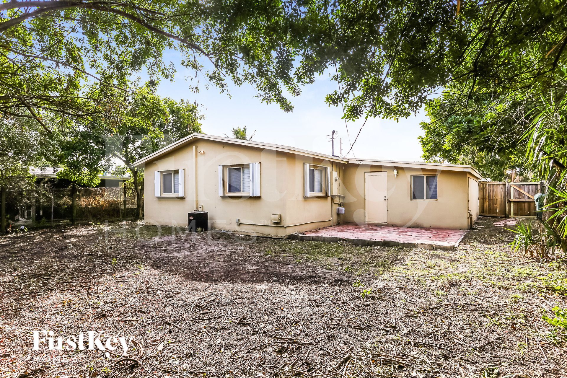 Building Photo - 4030 NW 8th Terrace