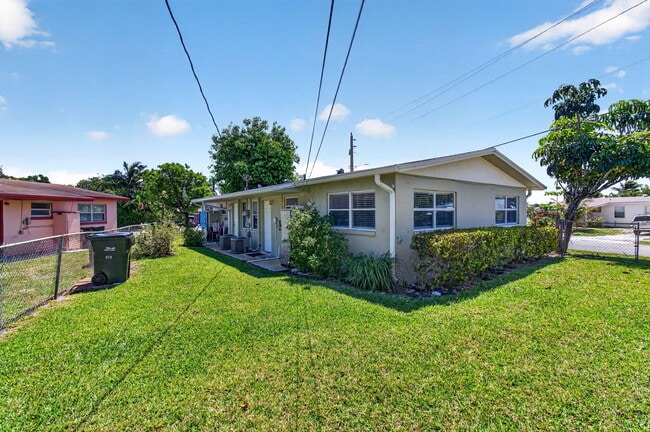 Building Photo - 240 SW 15th Ave