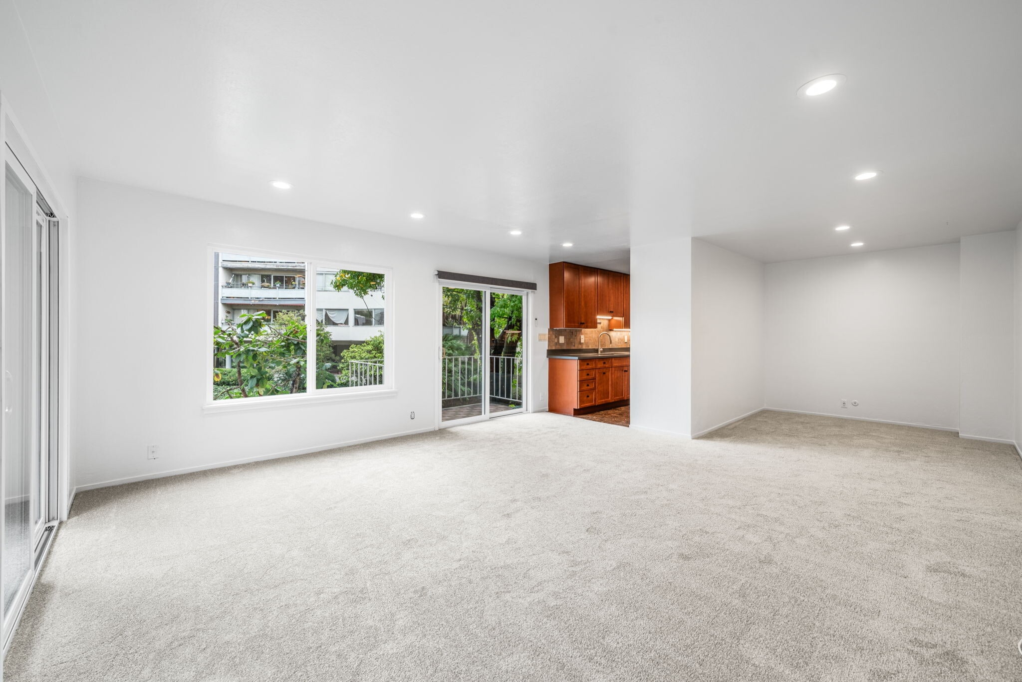 Building Photo - 695 Mariposa Ave