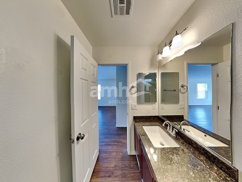 Building Photo - 11561 Andorra St