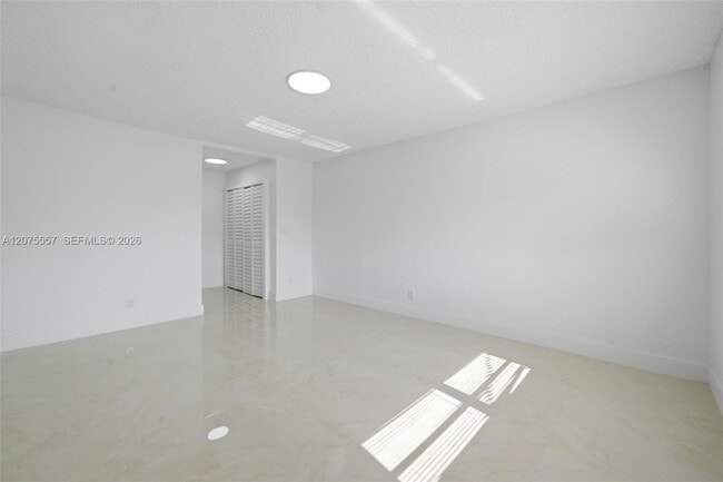 Building Photo - 11000 NW 21st Ct