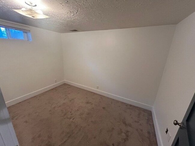 Building Photo - 87 W 800 N