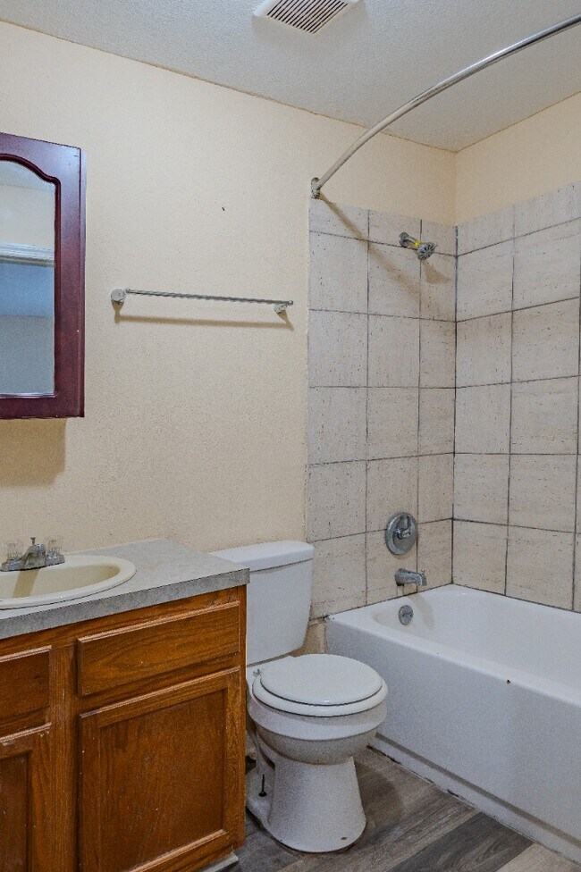 Building Photo - 804 M.L.K. Blvd NE