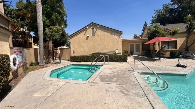 Building Photo - 3400 Sullivan Ct