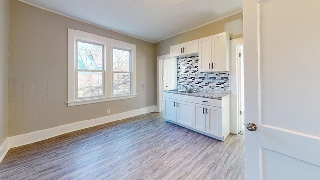 Building Photo - Clark / Fulton Area - Single Family Home - 2 Bedroom Apartment