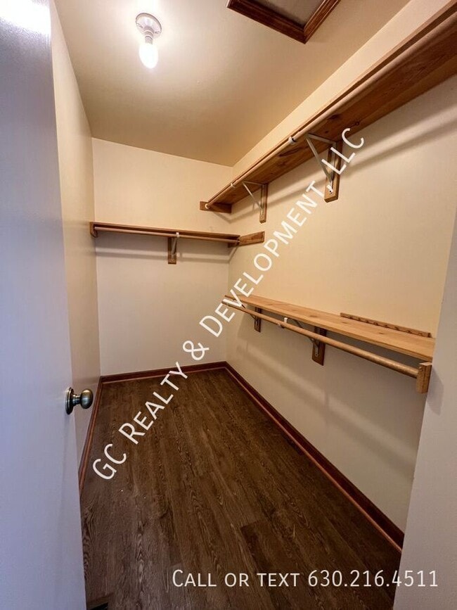 Building Photo - 1210 S Capri Terrace