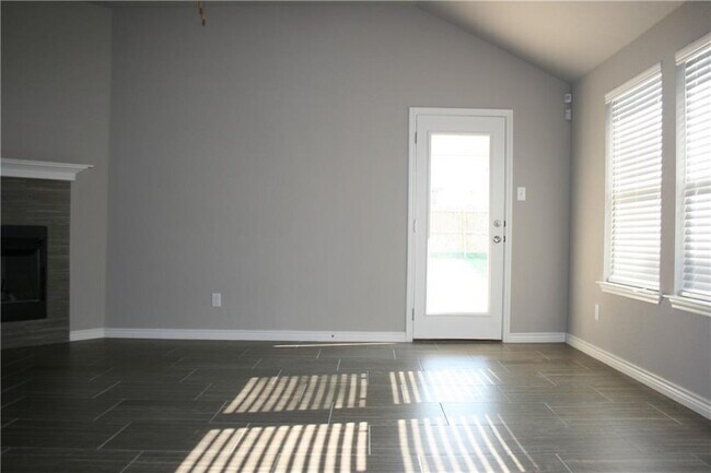 Building Photo - 6100 Cordillera Dr