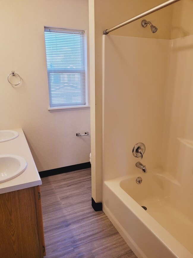 Building Photo - Charming 2-Bed in Central Bozeman
