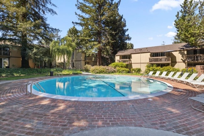 Building Photo - 505 Cypress Point Dr