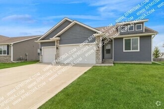 Building Photo - 965 Cedar St