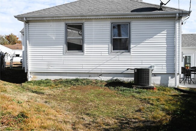 Building Photo - 9510 Lydell Dr