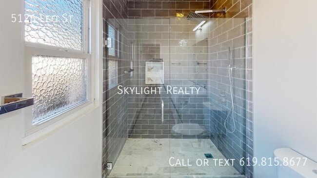 Building Photo - 5126 Leo St