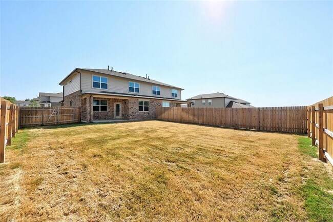 Building Photo - 321 Brody Ln