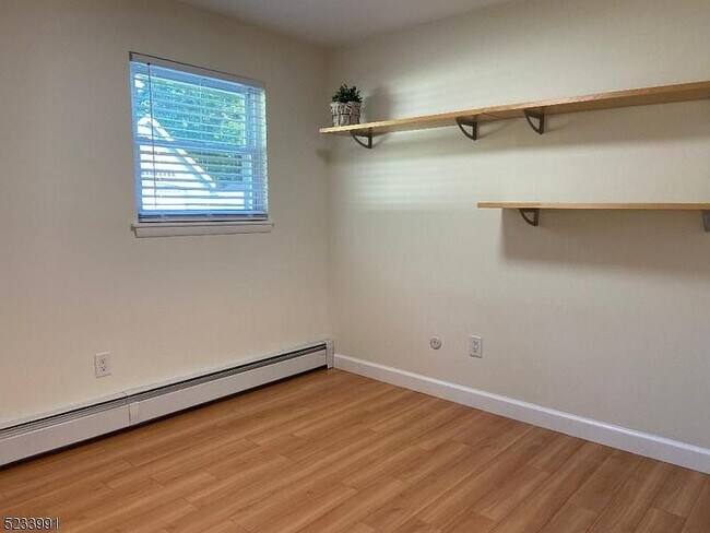 Building Photo - 313 Hurley Dr