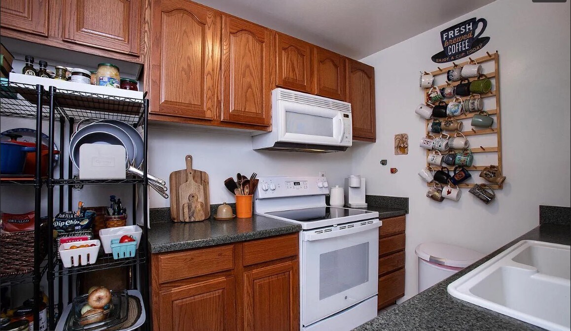 Building Photo - 907 Rhue Haus Ln