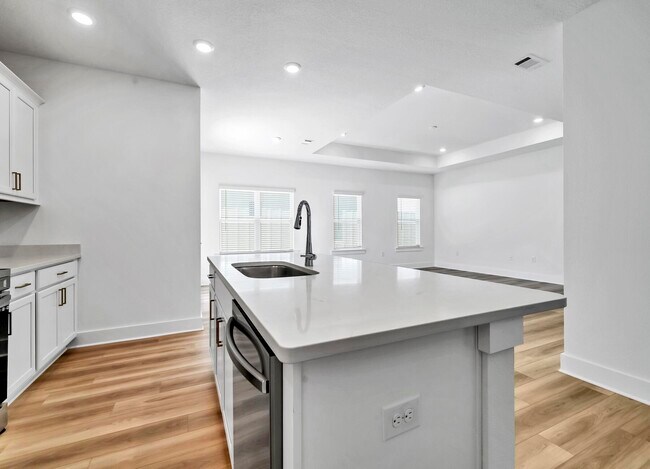 Building Photo - 217 Lyla Ln