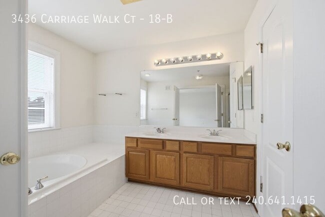 Building Photo - 3436 Carriage Walk Ct