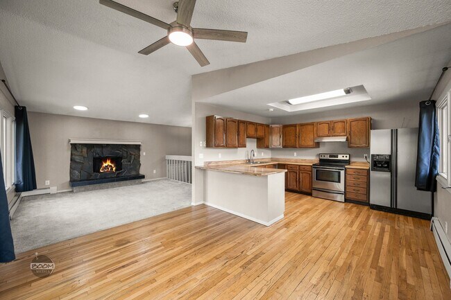 Building Photo - Bright Anchorage Home in Prime Location