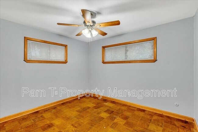 Building Photo - 15 Vineyard Dr