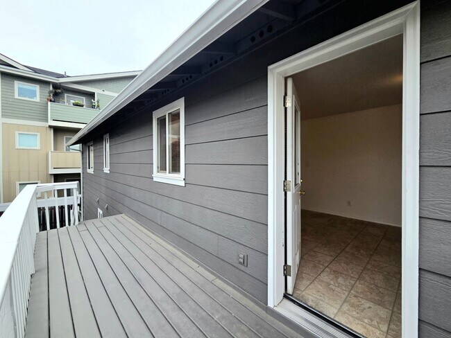 Building Photo - 1409 Maple St