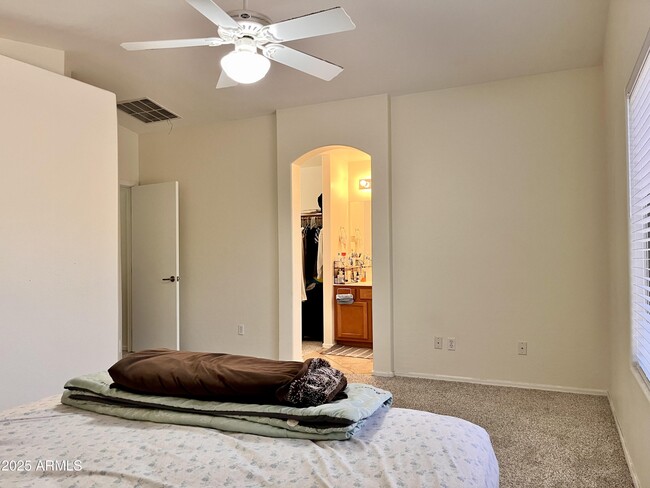 Building Photo - 1825 E Aloe Pl