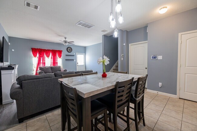 Building Photo - 10814 Spring Brook Pass Dr