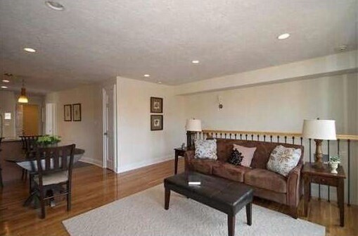 Building Photo - 495-497-497 Beacon St