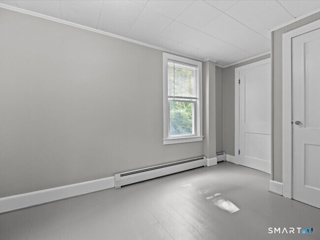 Building Photo - 440 Taylor Hill Rd
