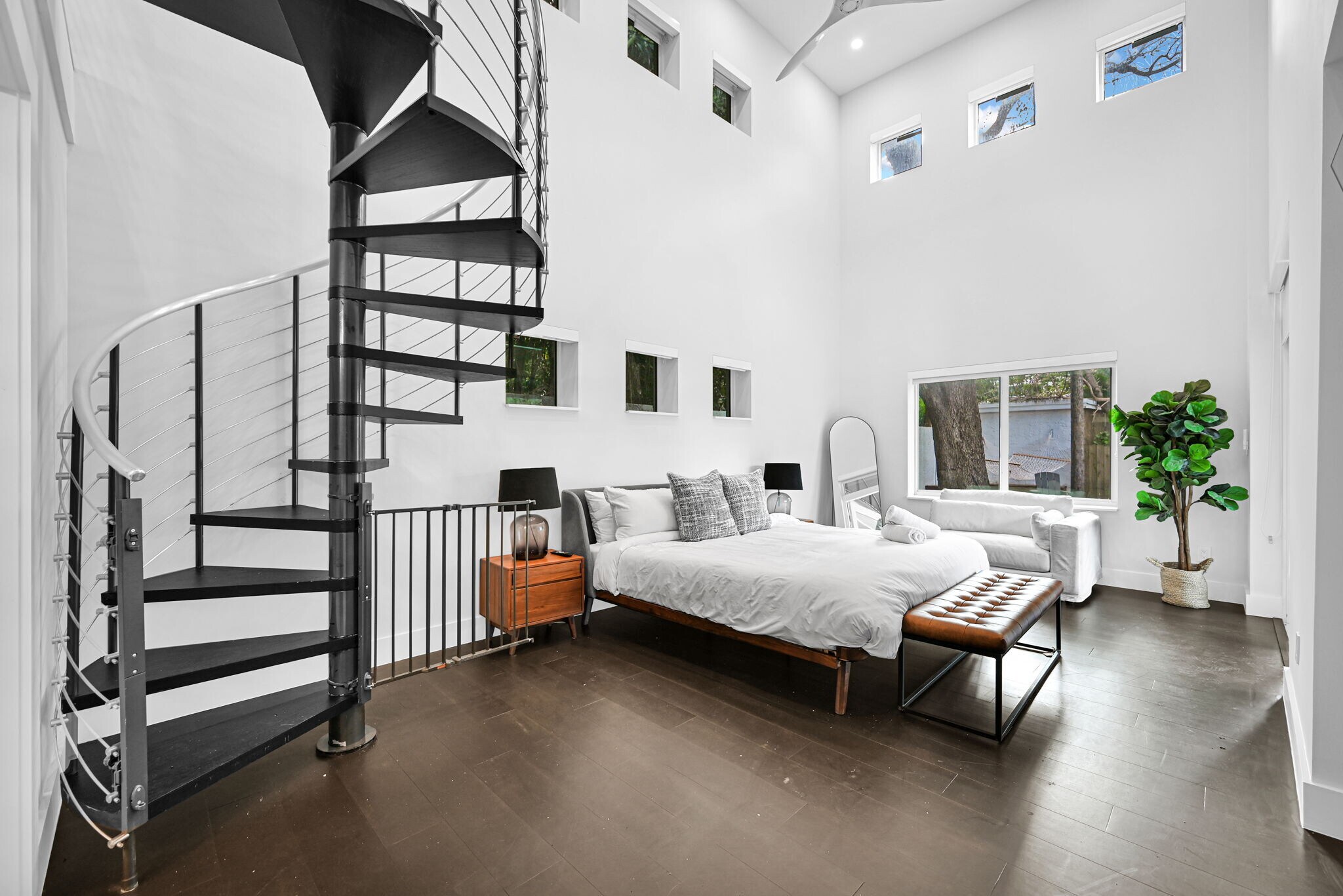 Building Photo - 150 NE 50th Ter