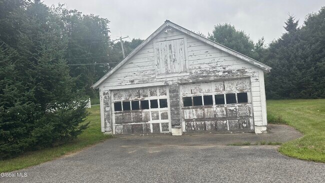Building Photo - 234 Colebrook Rd