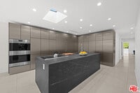 Building Photo - 201 S Bedford Dr