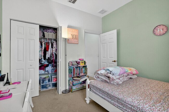 Building Photo - 2705 SW 119th Way