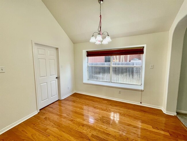 Building Photo - 902 Cashew Ln