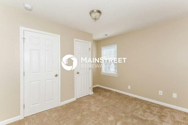 Building Photo - 4 Bedroom Pet-Friendly Home in Charlotte, ...