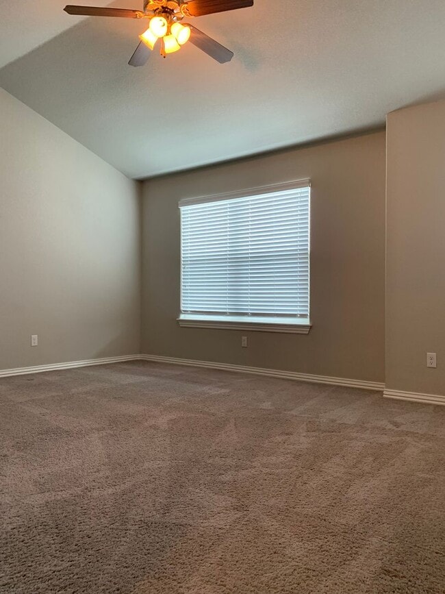Building Photo - 2757 W Kilimanjaro Way