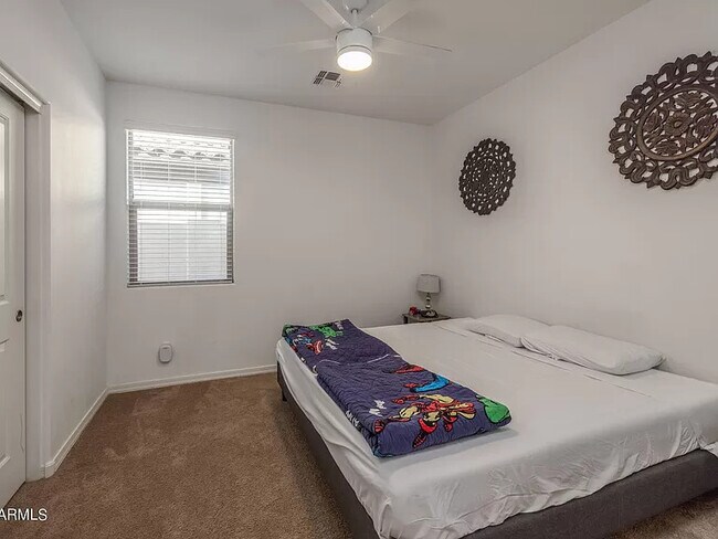 Building Photo - 10218 E Wavelength Ave