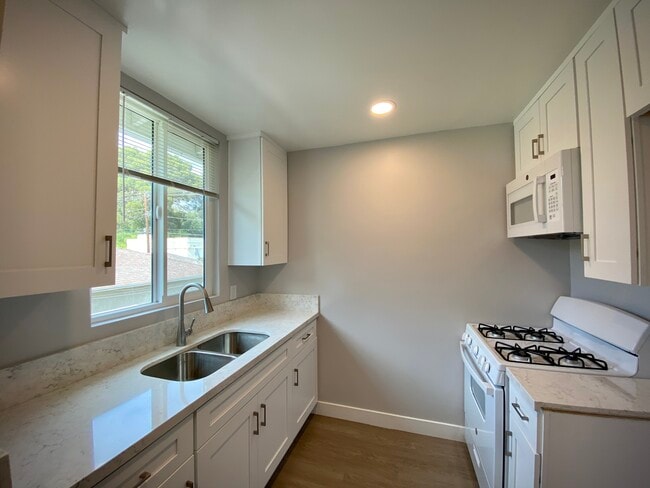 Building Photo - 2512 Canada Blvd