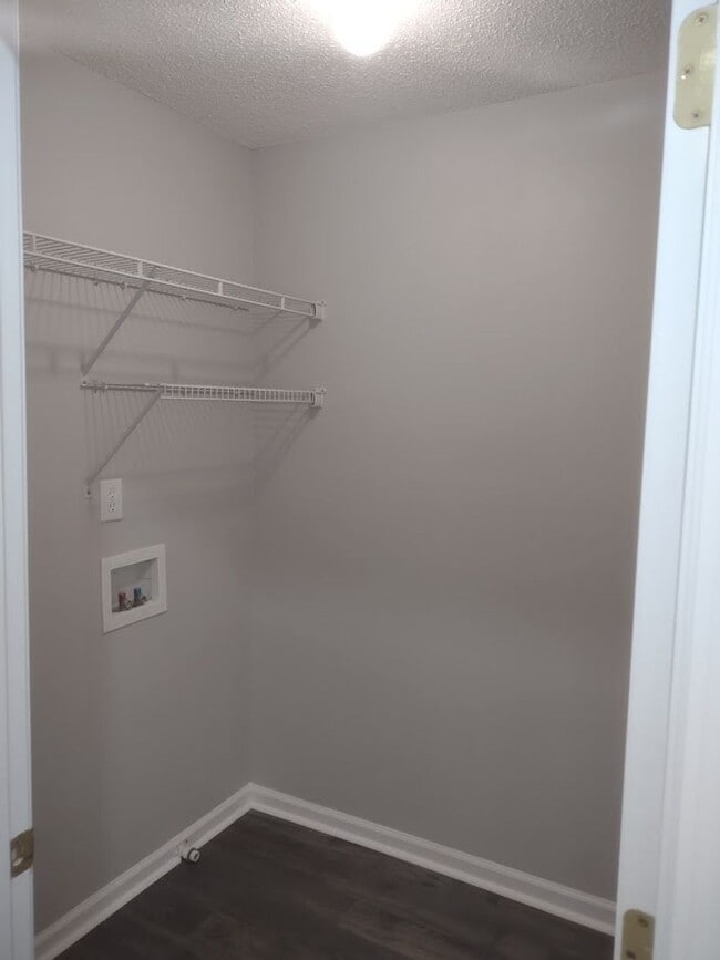 Building Photo - Wonderful Four Bedroom Home in Northeast C...