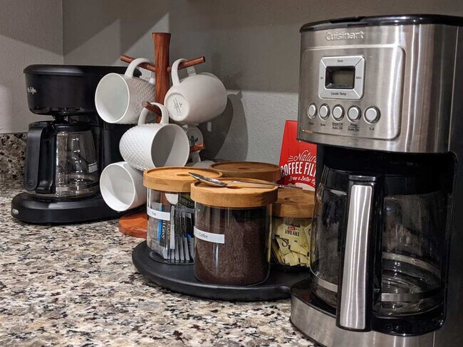 Building Photo - 1956 Wedge Dr