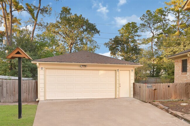 Building Photo - 14419 Ravenhurst Ln